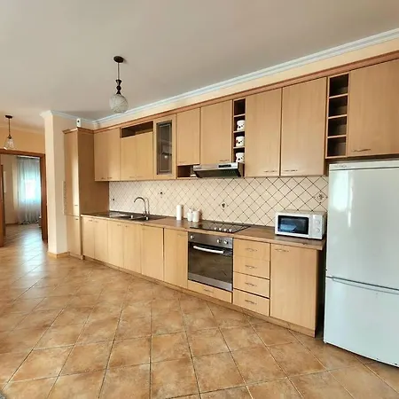 Ring Flat Ii W/ 24h Check In * Tirana