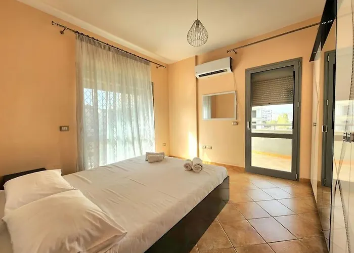 Ring Flat Ii W/ 24h Check In Tirana