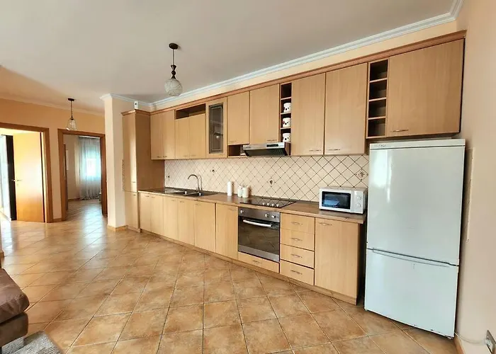 Ring Flat Ii W/ 24h Check In * 地拉那